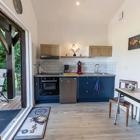 Elite بيت للعطل Lacquy