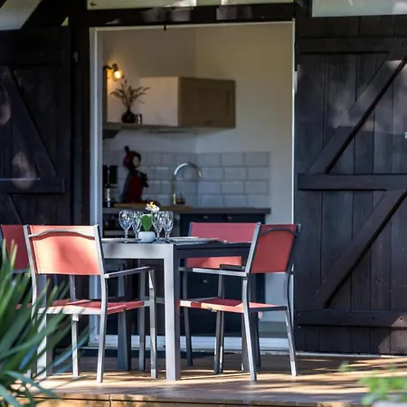 Elite بيت للعطل *