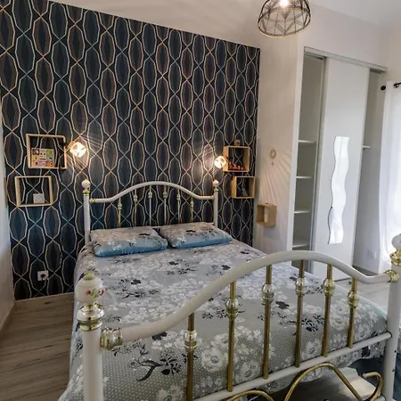 Elite بيت للعطل *